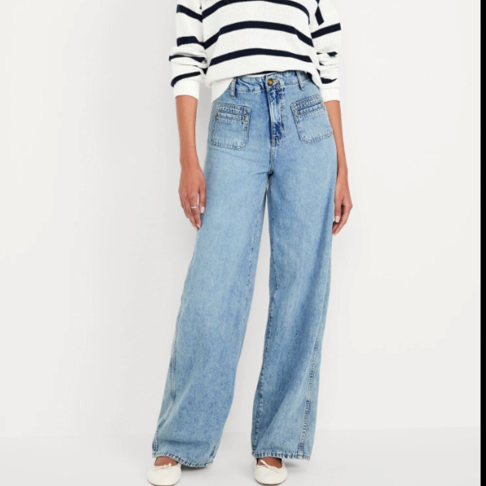 Old Navy High-Waisted Baggy Wide-Leg Trouser Jeans in Light Wash Size 10 Tall